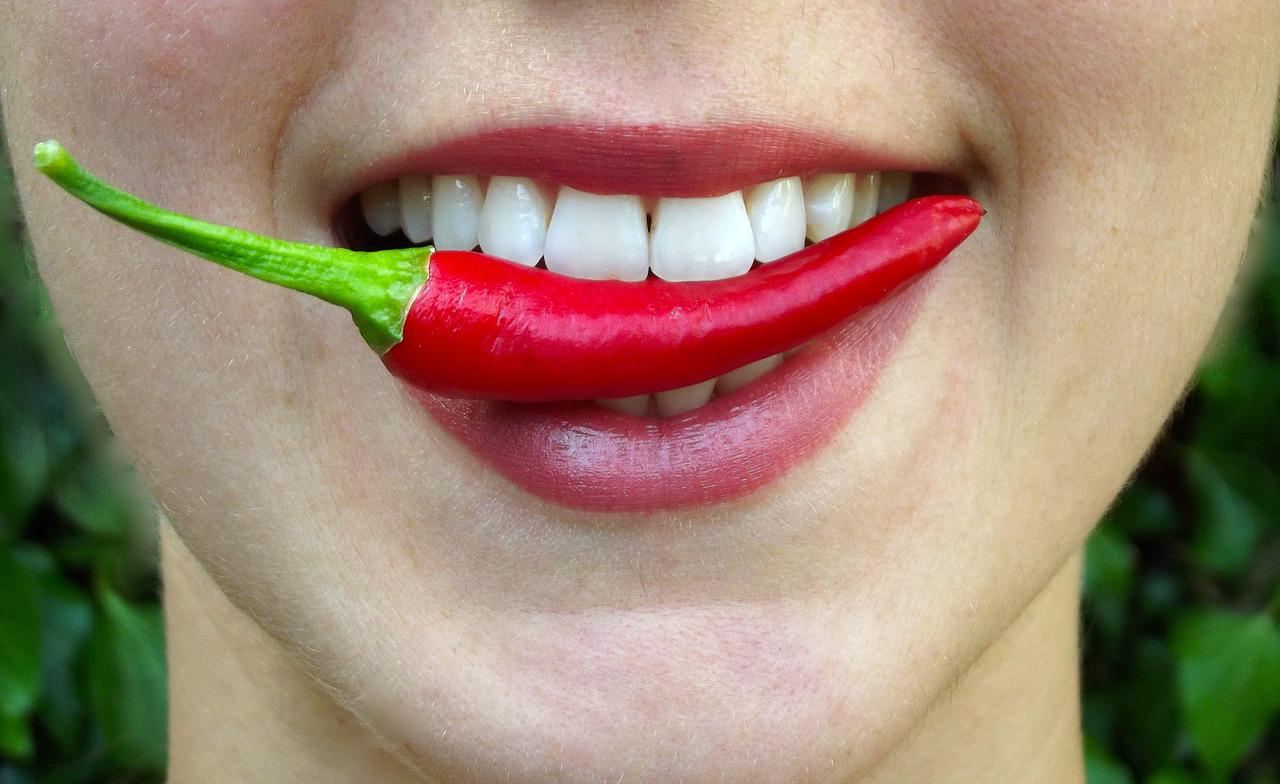 7 wskazówek, jak utrzymać miękkie i gładkie usta bez balsamu do ust