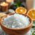 Peeling z soli morskiej – zalety, działanie i przepisy na domowy peeling